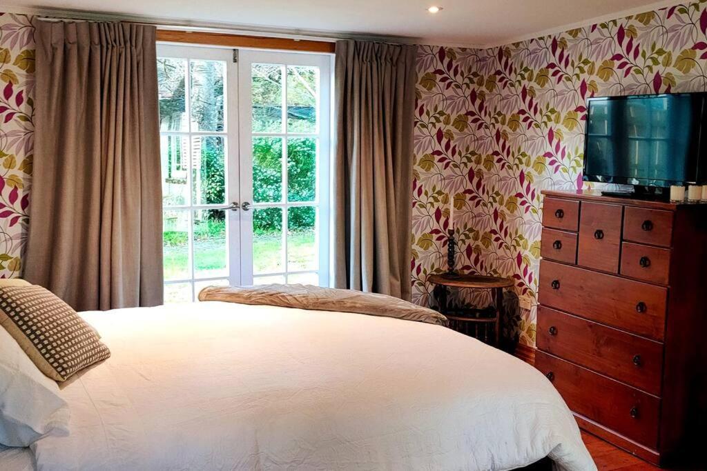 The Oaks- A Beautifully Appointed 1890S Villa 피더스톤 외부 사진